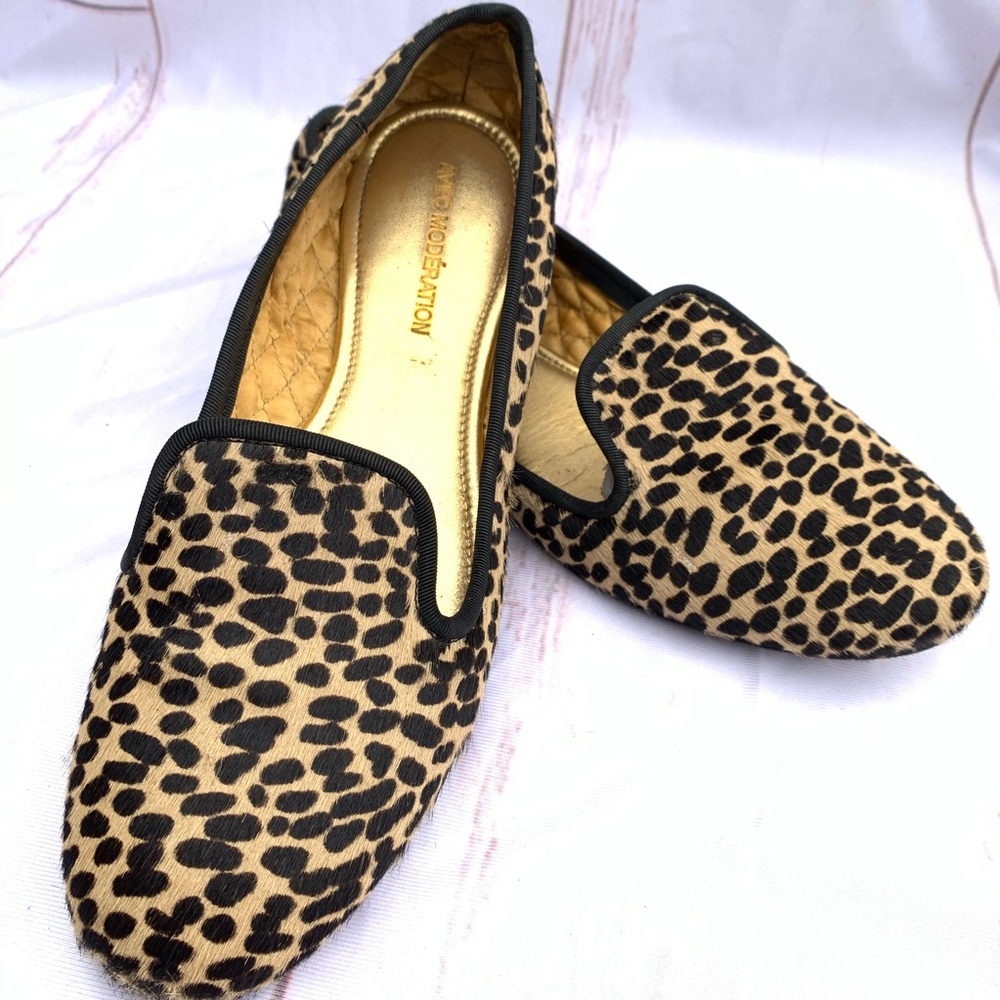 AVEC Moderation leopard print animal print pony hair slip on flat size 8